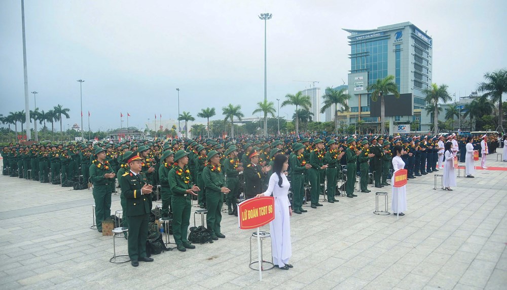 Rộn ràng Ngày hội tòng quân ở Đà Nẵng - ảnh 1