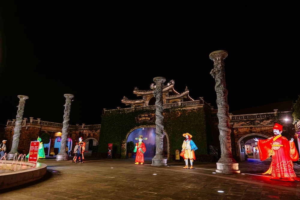 Bầu trời Hội An bừng sáng đêm khai mạc Lễ hội Ánh sáng và Di sản  - ảnh 7