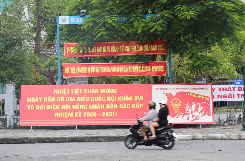 Đà Nẵng rực rỡ cờ hoa chào mừng Ngày bầu cử - ảnh 13