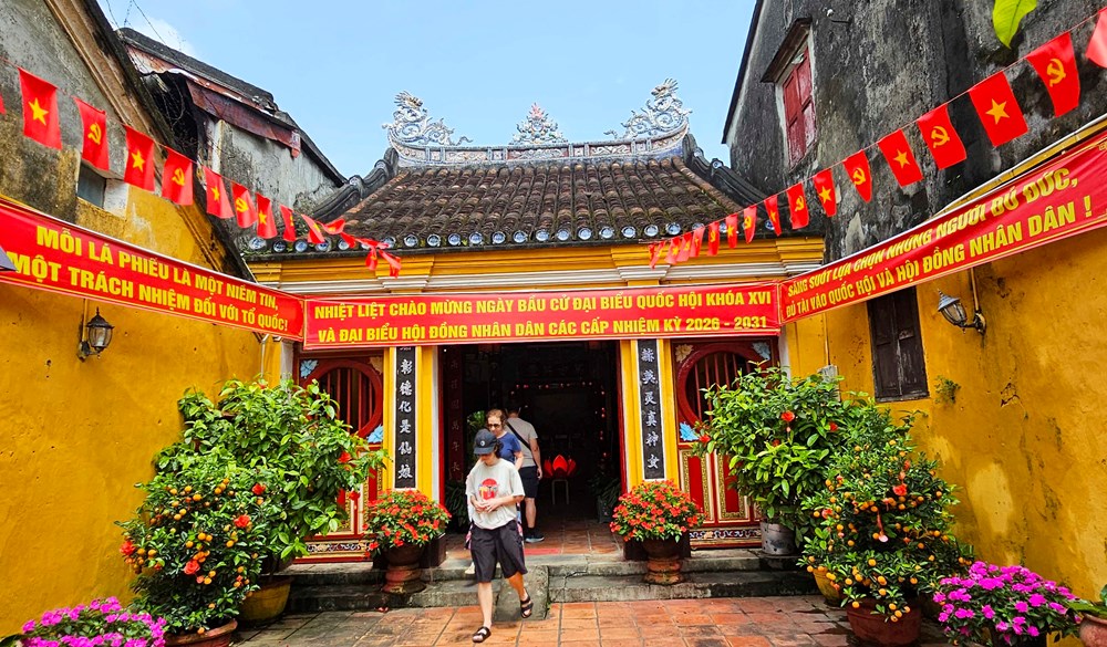 Đà Nẵng rực rỡ cờ hoa chào mừng Ngày bầu cử - ảnh 10