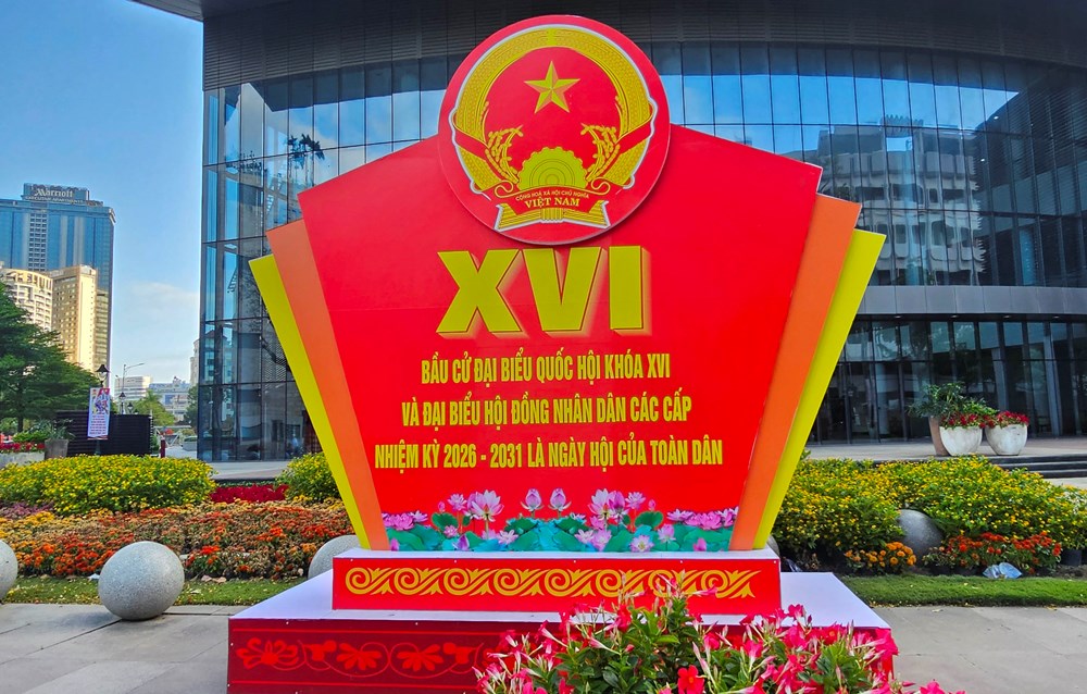 Đà Nẵng rực rỡ cờ hoa chào mừng Ngày bầu cử - ảnh 4