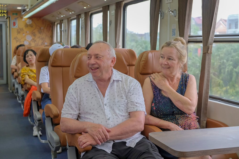 Cơ hội ngắm đèo Hải Vân từ tàu hỏa với giá vé giảm sâu - ảnh 2