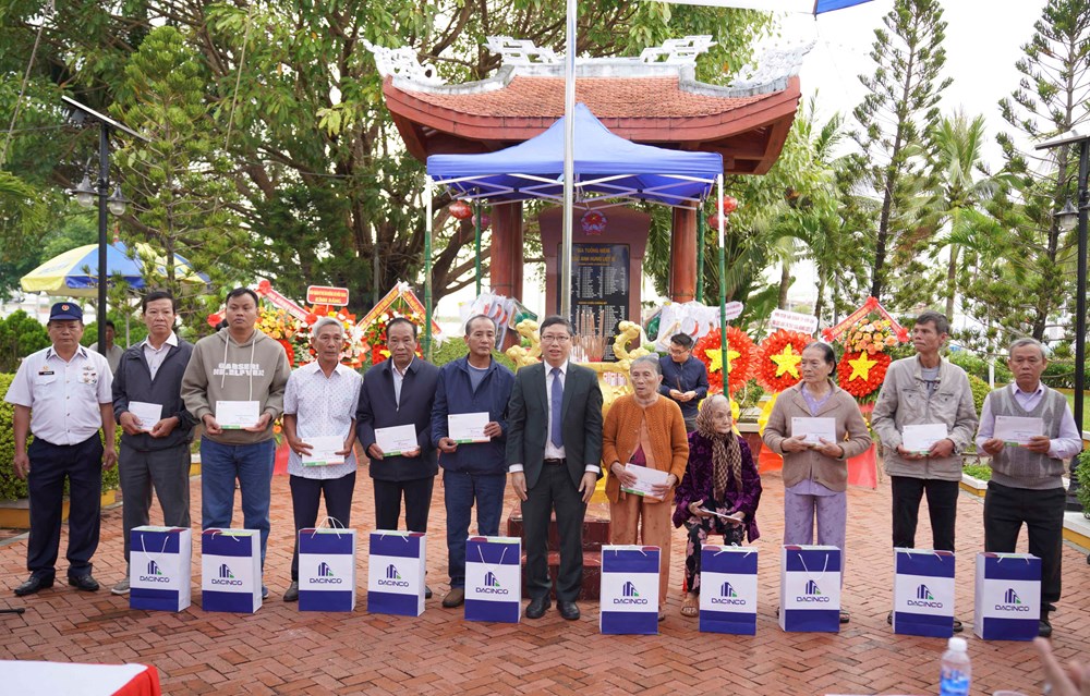 Dâng hương tưởng niệm, tri ân liệt sĩ Gạc Ma - ảnh 5