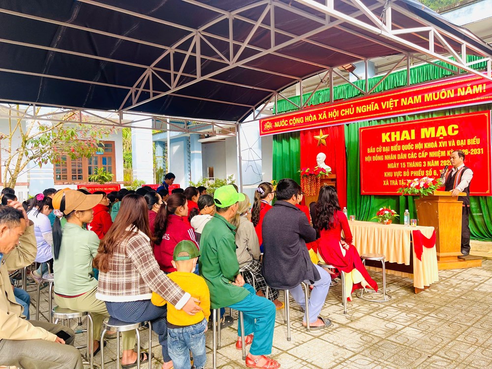 Cử tri Đà Nẵng phấn khởi đi bầu cử đại biểu Quốc hội và HĐND các cấp - ảnh 18