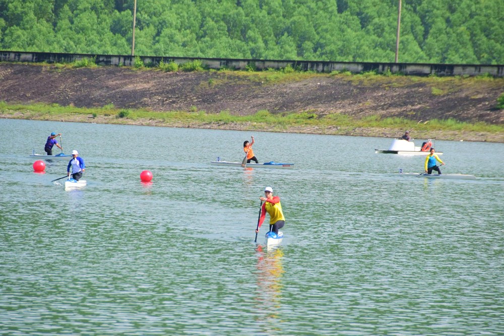 Khởi tranh giải đua thuyền Rowing và Canoeing vô địch quốc gia tại Đà Nẵng - ảnh 2