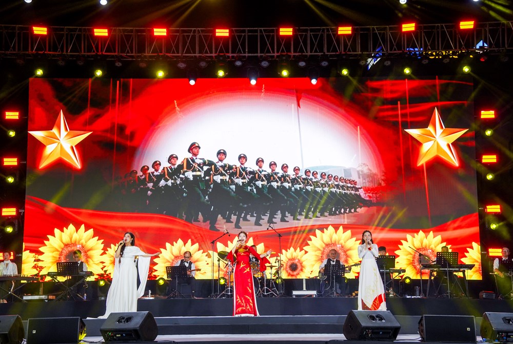 Đặc sắc chương trình nghệ thuật “Gửi trọn niềm tin” chào mừng bầu cử - ảnh 6