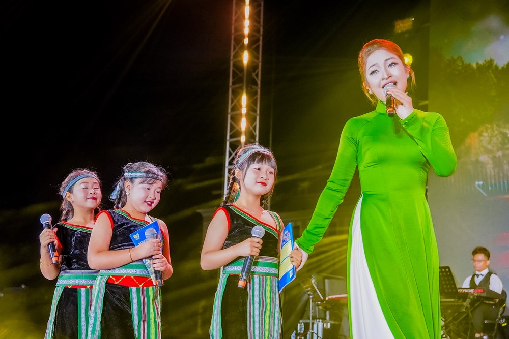 Đặc sắc chương trình nghệ thuật “Gửi trọn niềm tin” chào mừng bầu cử - ảnh 10