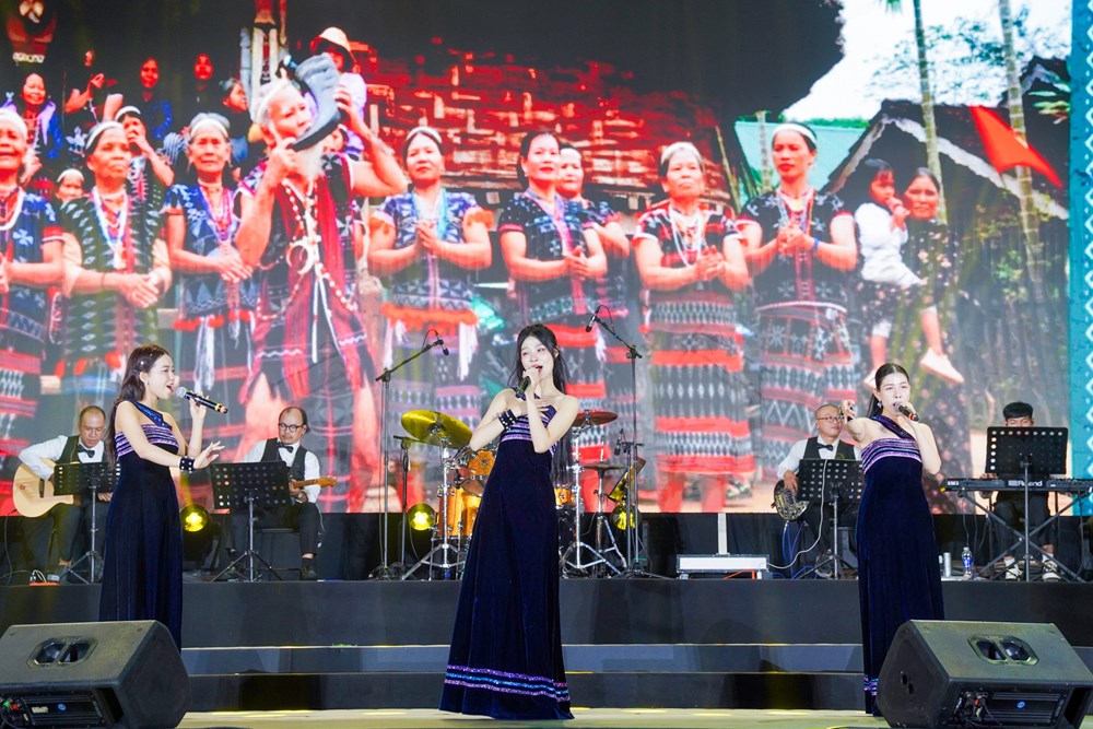 Đặc sắc chương trình nghệ thuật “Gửi trọn niềm tin” chào mừng bầu cử - ảnh 11