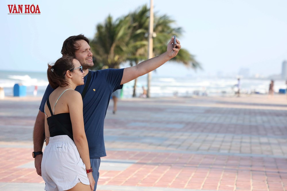 Bãi biển Đà Nẵng hút khách quốc tế - ảnh 5