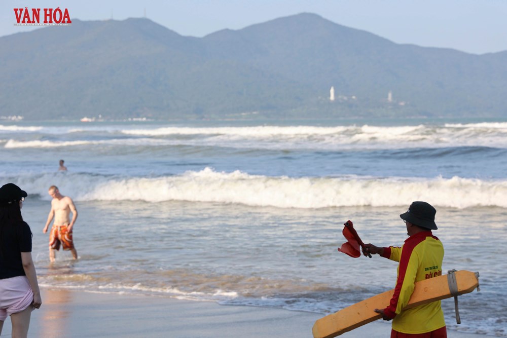 Bãi biển Đà Nẵng hút khách quốc tế - ảnh 10