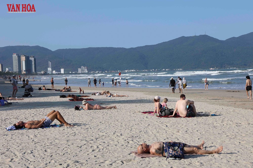 Bãi biển Đà Nẵng hút khách quốc tế - ảnh 2