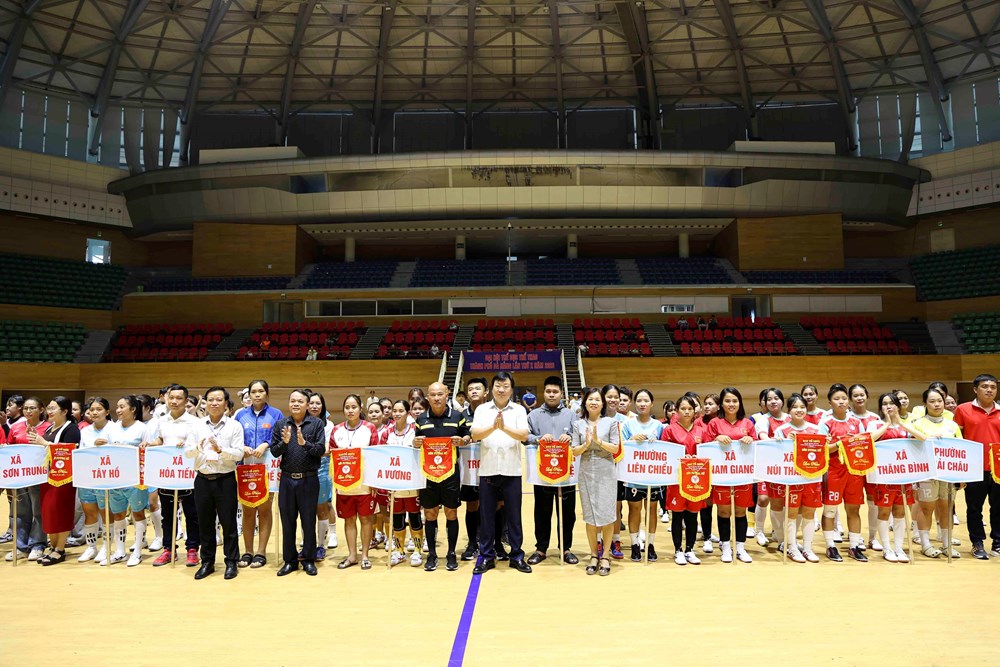 Sôi nổi giải futsal nữ Đại hội TDTT TP Đà Nẵng lần thứ X - ảnh 2