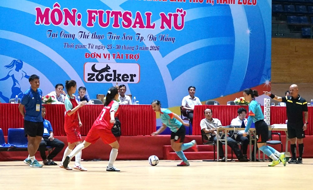 Sôi nổi giải futsal nữ Đại hội TDTT TP Đà Nẵng lần thứ X - ảnh 3