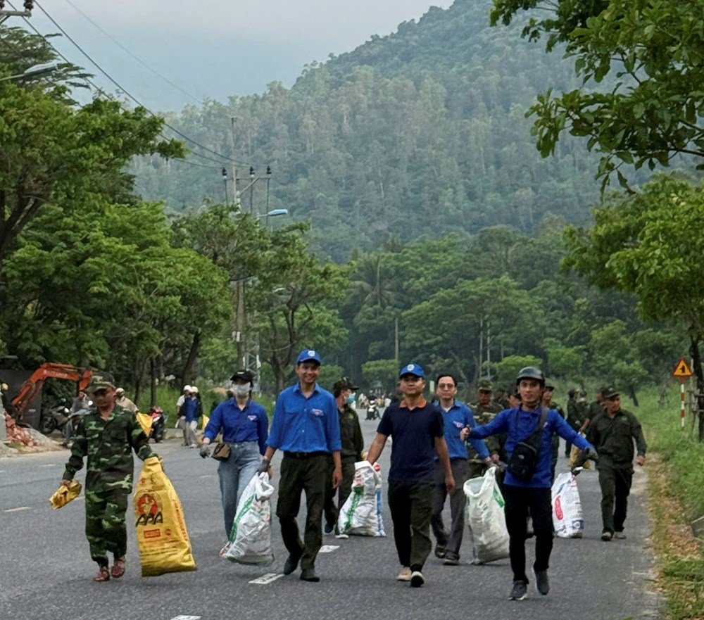 “Clean Up Son Tra” lan tỏa lối sống xanh - ảnh 2