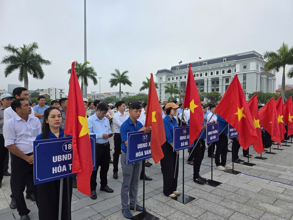Đà Nẵng ra quân lập lại trật tự vỉa hè, hướng tới đô thị văn minh, hiện đại - ảnh 2