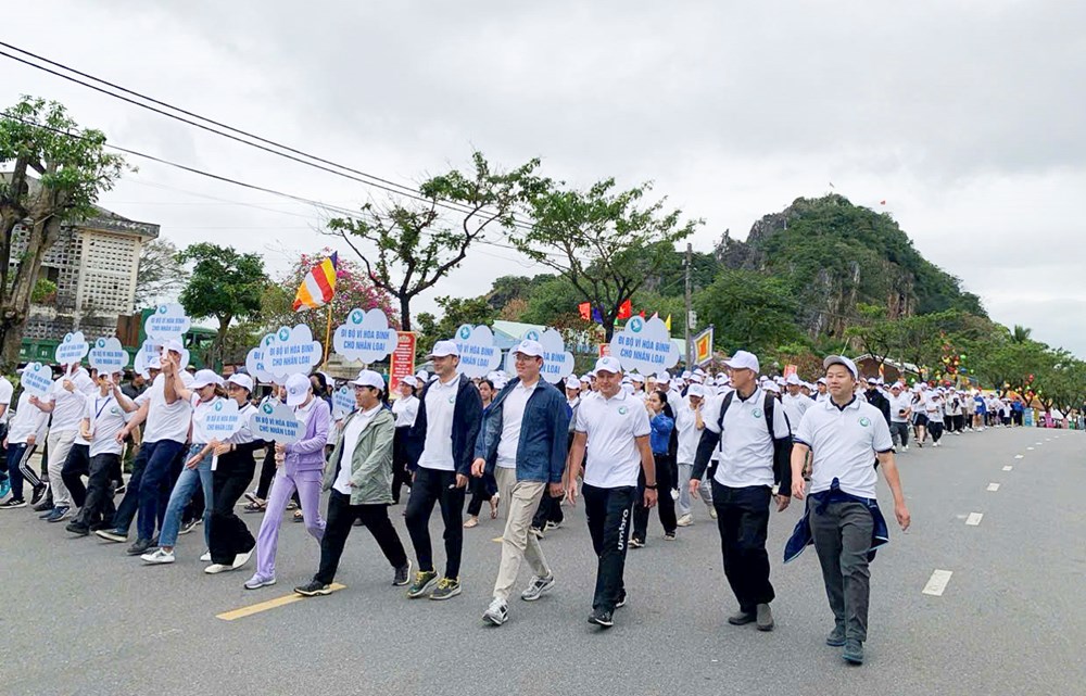 Thông điệp yêu thương từ chương trình đi bộ “Những bước chân hòa bình” - ảnh 1
