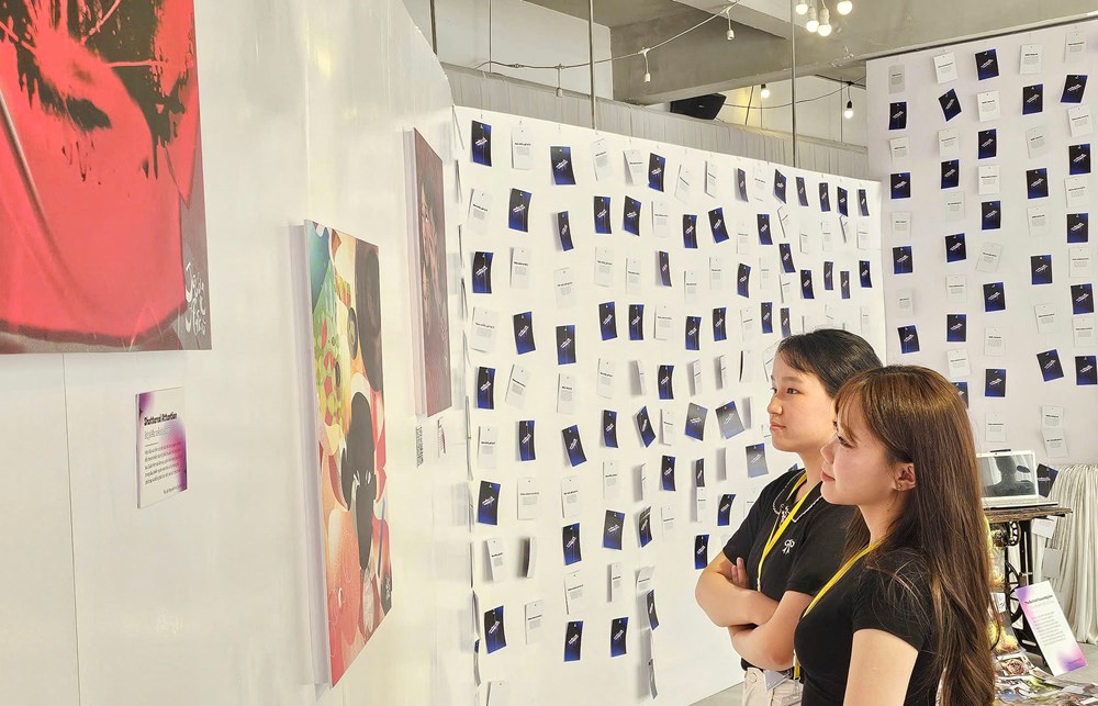 Sinh viên Đà Nẵng tổ chức triển lãm nhận diện nội dung “AI rác” trên mạng xã hội - ảnh 5