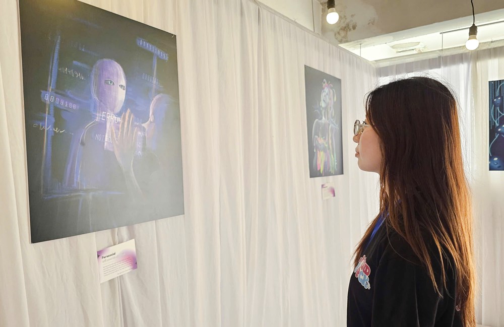 Sinh viên Đà Nẵng tổ chức triển lãm nhận diện nội dung “AI rác” trên mạng xã hội - ảnh 7