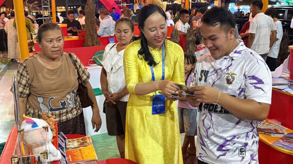 Đà Nẵng đẩy mạnh kết nối văn hóa - du lịch với Nam Lào - ảnh 4