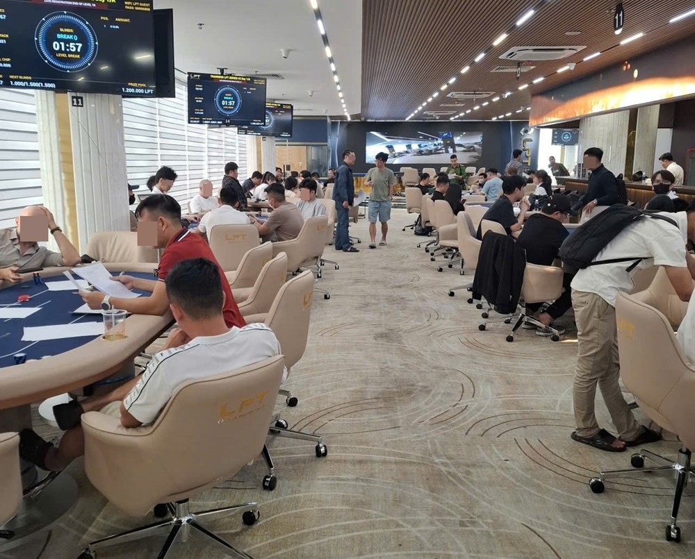 Triệt xóa sòng bạc “núp bóng” giải poker tại khách sạn ven biển - ảnh 2