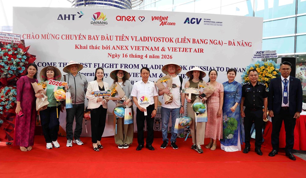 Đà Nẵng đón chuyến bay đầu tiên từ Vladivostok - ảnh 1
