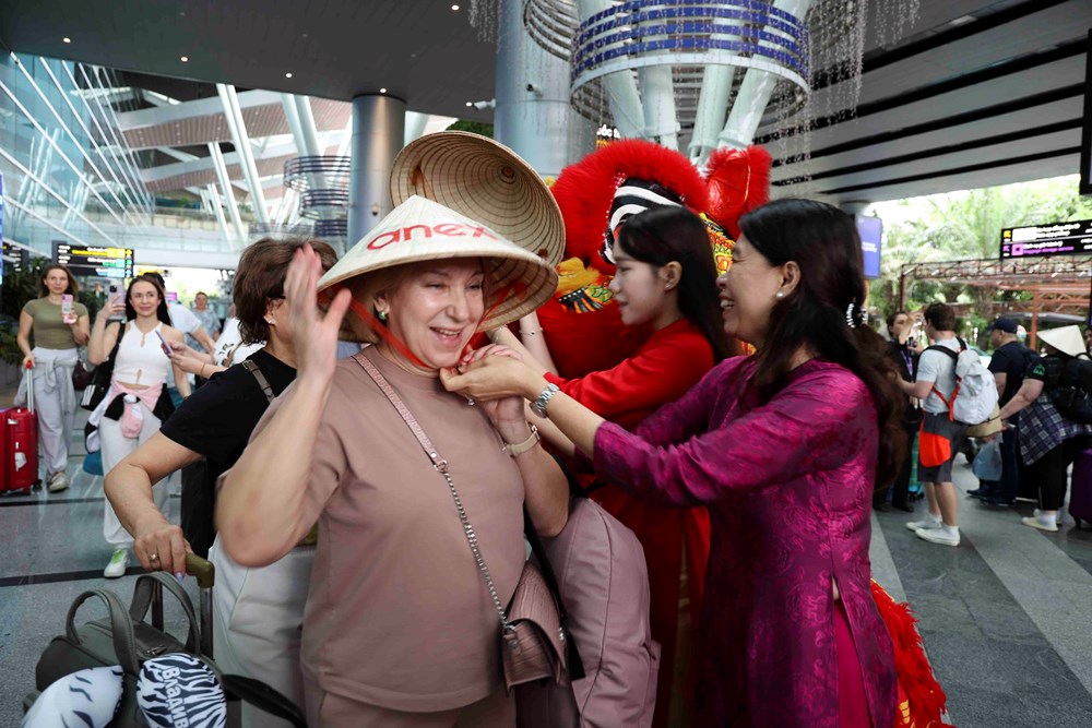 Đà Nẵng đón chuyến bay đầu tiên từ Vladivostok - ảnh 3