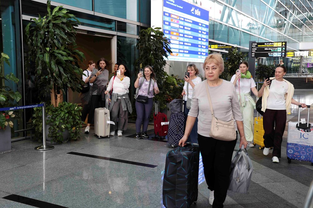 Đà Nẵng đón chuyến bay đầu tiên từ Vladivostok - ảnh 2