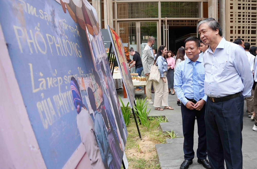 Khai mạc triển lãm ảnh “Giao điểm Việt Nam”  - ảnh 2