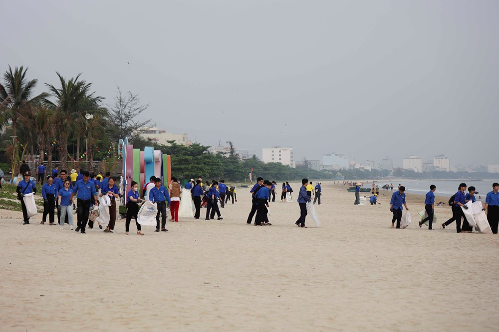 Lan tỏa thông điệp “giữ xanh biển Đà Nẵng” - ảnh 1