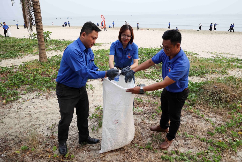 Lan tỏa thông điệp “giữ xanh biển Đà Nẵng” - ảnh 2