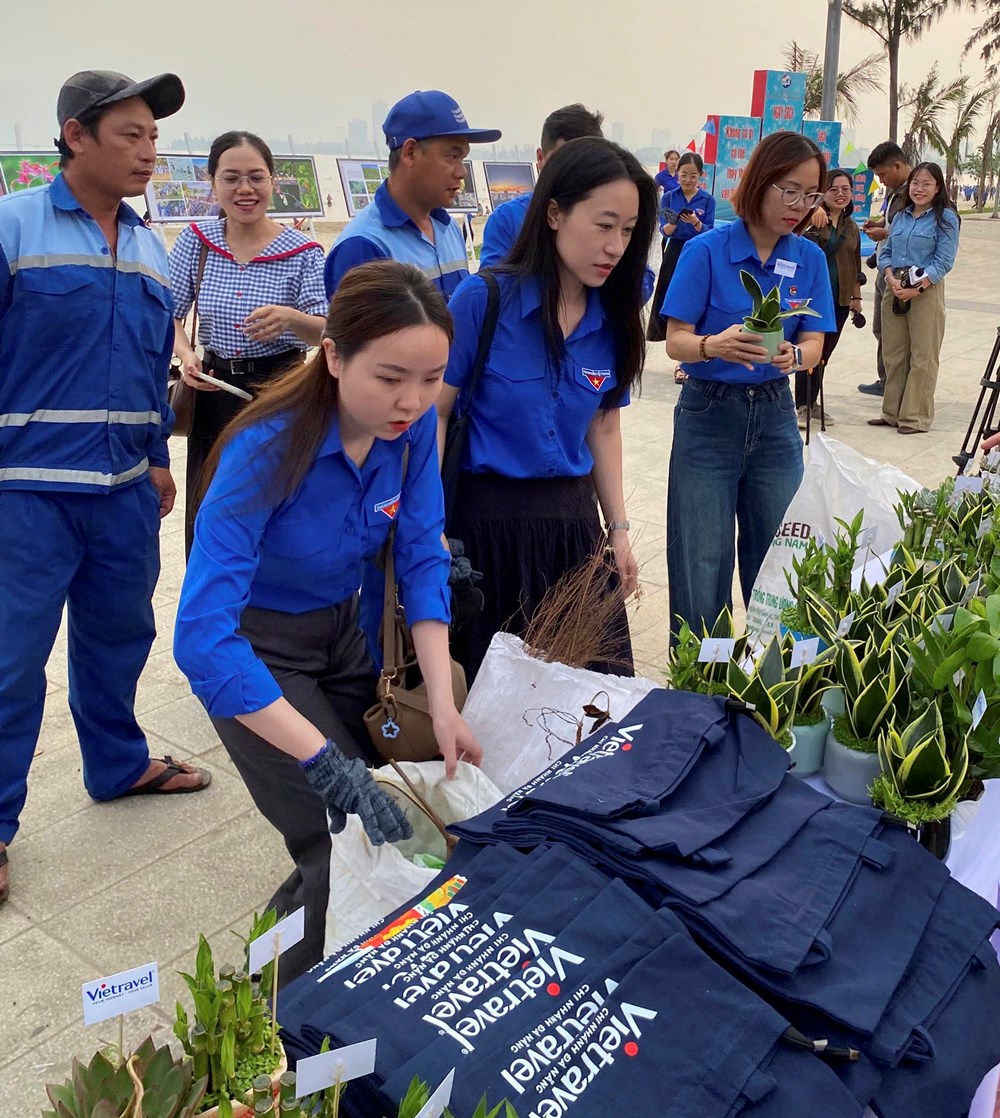 Lan tỏa thông điệp “giữ xanh biển Đà Nẵng” - ảnh 5