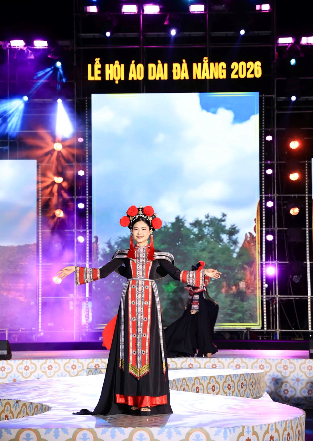 Áo dài Việt Nam trong đời sống đương đại - ảnh 3