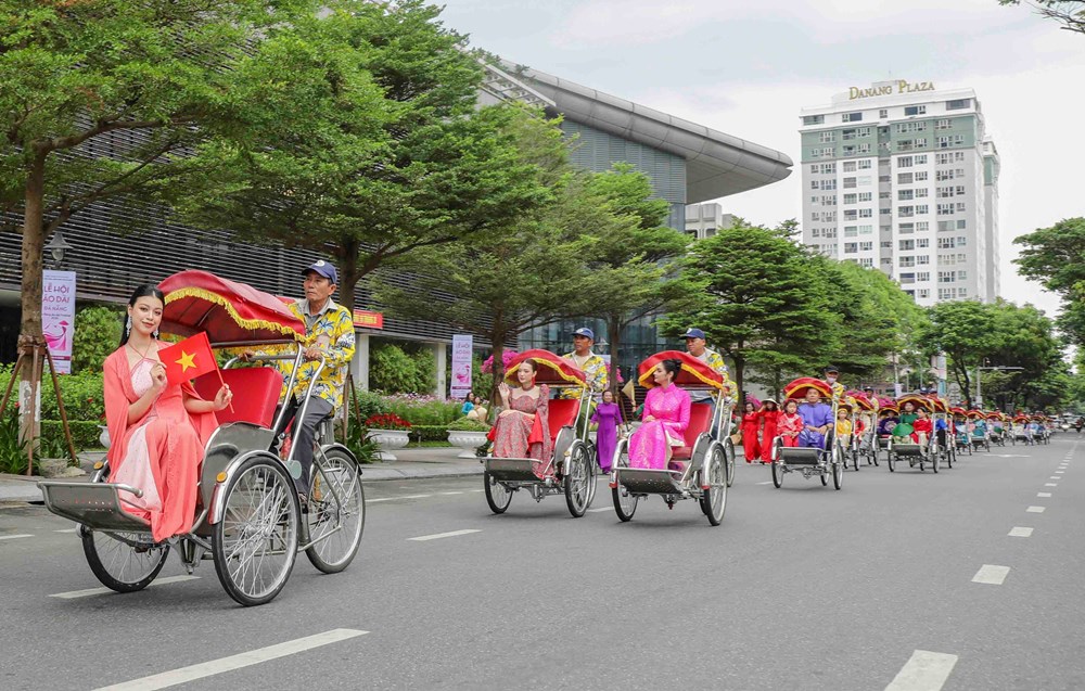 Đà Nẵng: Diễu hành áo dài quy mô lớn, lan tỏa vẻ đẹp Việt - ảnh 11