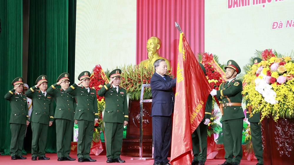 Quân khu 5 đón nhận danh hiệu Anh hùng lực lượng vũ trang nhân dân - ảnh 3