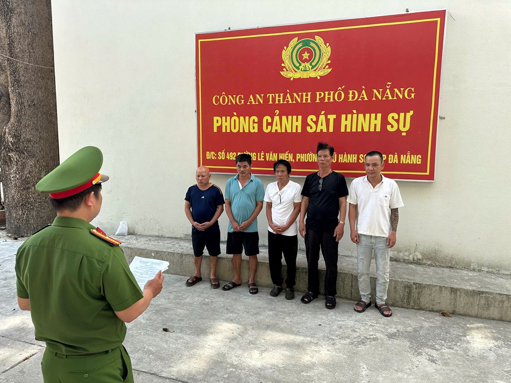 Triệt phá đường dây lô đề gần 10 tỉ đồng, bắt giữ nhiều đối tượng - ảnh 1