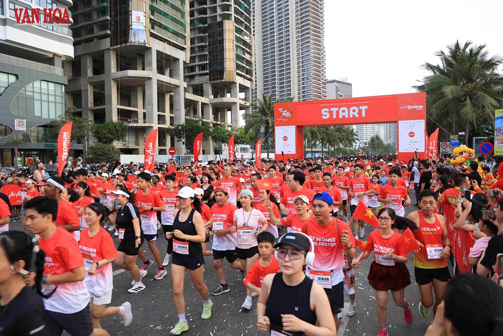 Gần 8.000 VĐV tham gia Giải chạy AirAsia RedRun Đà Nẵng 2026 - Quán quân 21  - ảnh 5