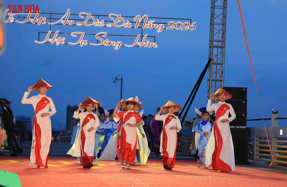 Khép lại Lễ hội Áo dài Đà Nẵng 2026 bằng “bản hòa ca” trên sông Hàn - ảnh 3