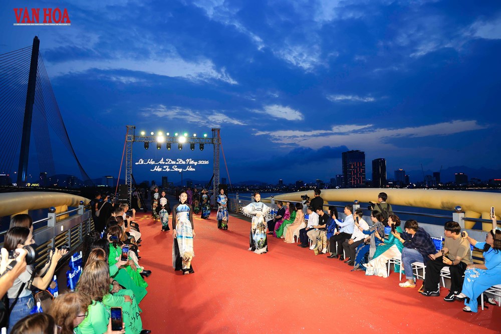 Khép lại Lễ hội Áo dài Đà Nẵng 2026 bằng “bản hòa ca” trên sông Hàn - ảnh 1
