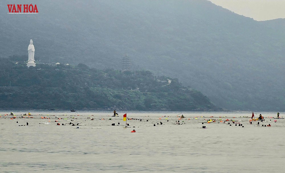 Gần 500 VĐV tranh tài Giải bơi biển “Vượt sóng mùa hè” Đà Nẵng 2026 - ảnh 6