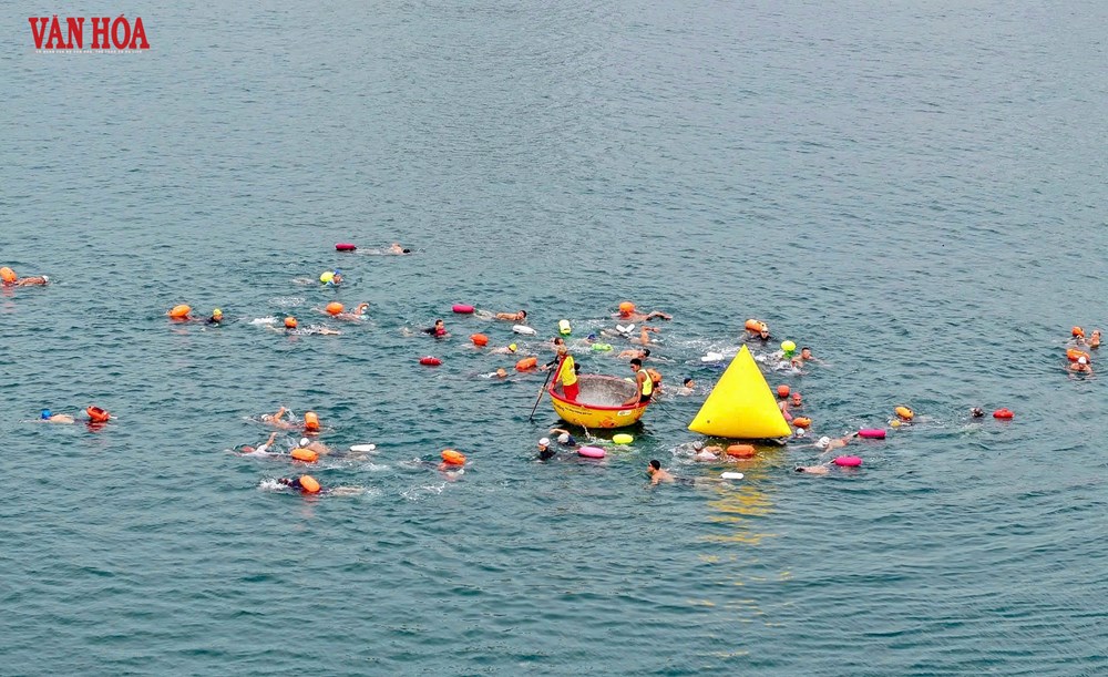 Gần 500 VĐV tranh tài Giải bơi biển “Vượt sóng mùa hè” Đà Nẵng 2026 - ảnh 7