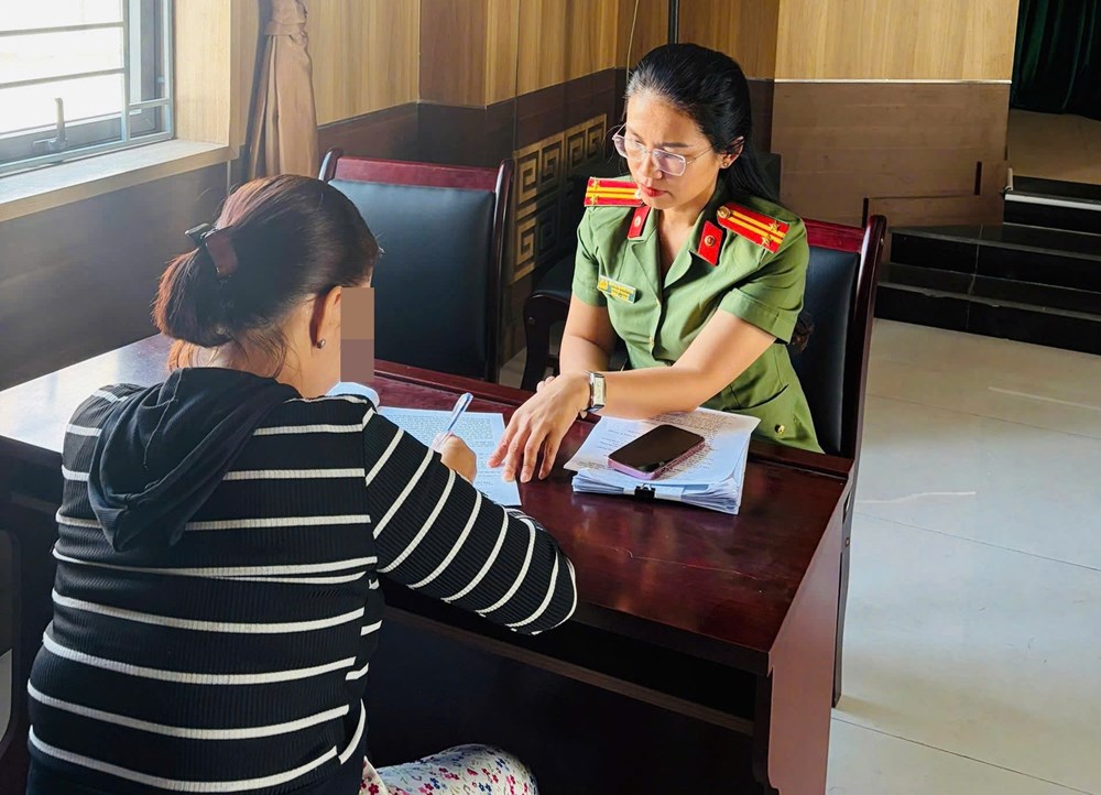 Xử phạt gần 370 triệu đồng nhóm đối tượng mua bán trái phép tài khoản ngân hàng - ảnh 1