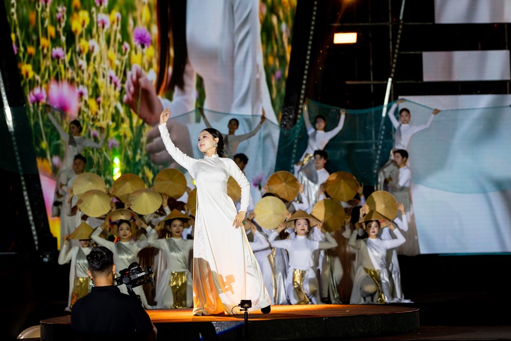Dàn hoa hậu quốc tế hội tụ tại Đà Nẵng, tôn vinh áo dài Việt - ảnh 7