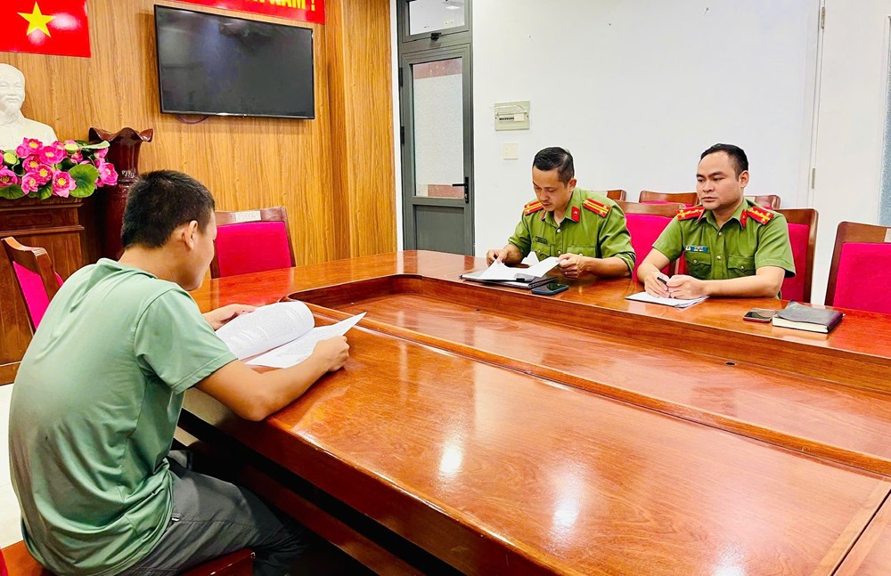 Quẹt thẻ “khống” để rút tiền mặt, một hộ kinh doanh bị phạt hơn 137 triệu đồng - ảnh 1