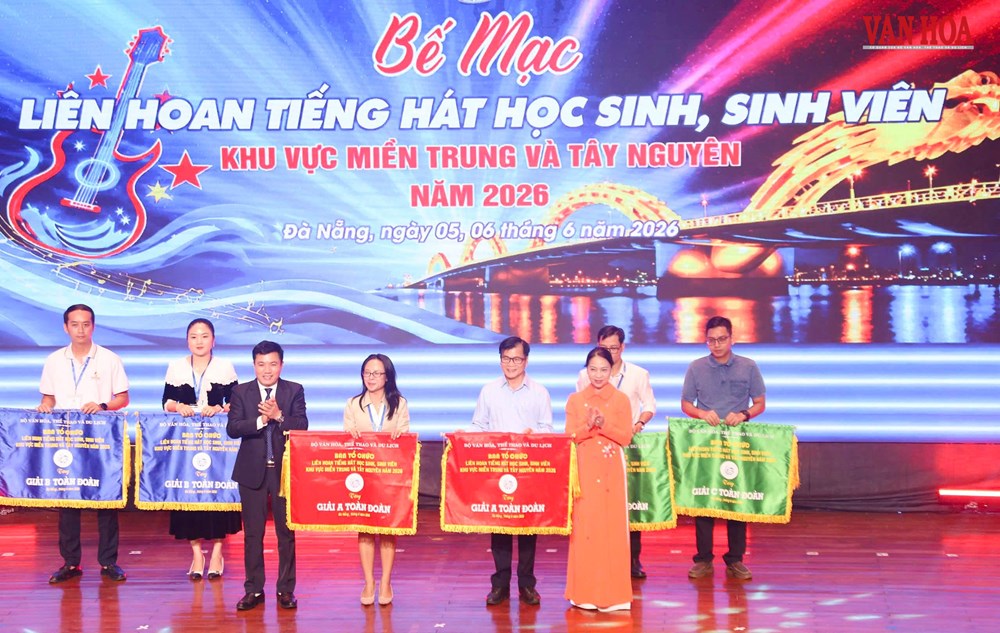 Khép lại Liên hoan Tiếng hát HSSV miền Trung - Tây Nguyên 2026 đầy cảm xúc - ảnh 4