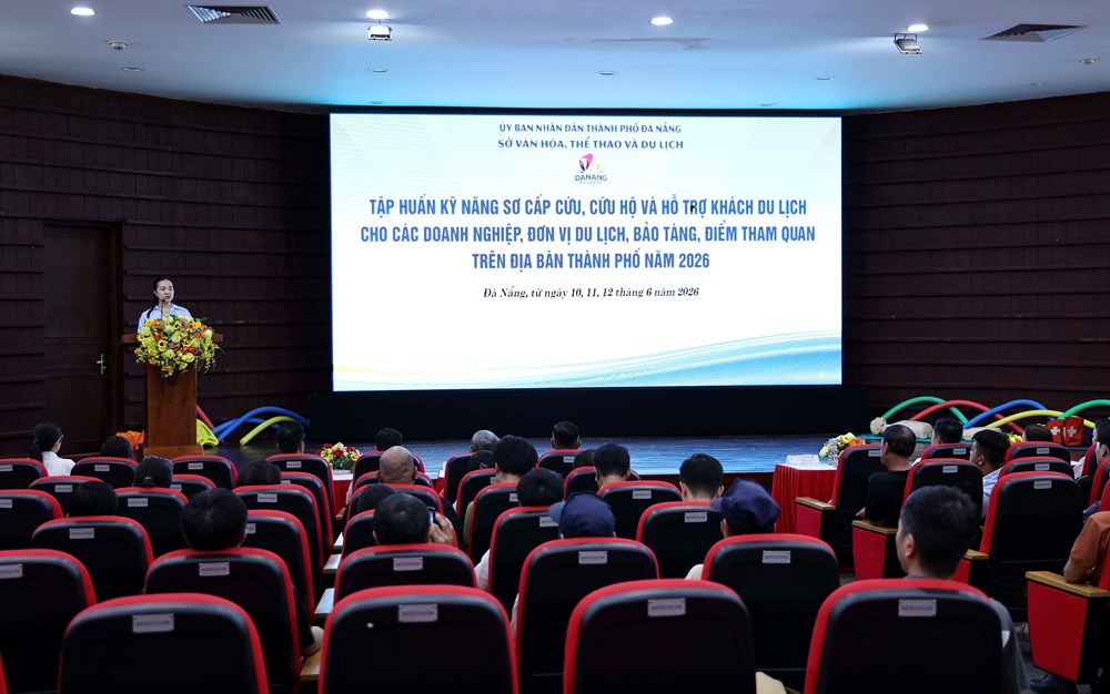 Tập huấn kỹ năng sơ cấp cứu, cứu hộ và hỗ trợ du khách cho lực lượng phục vụ du lịch - ảnh 1