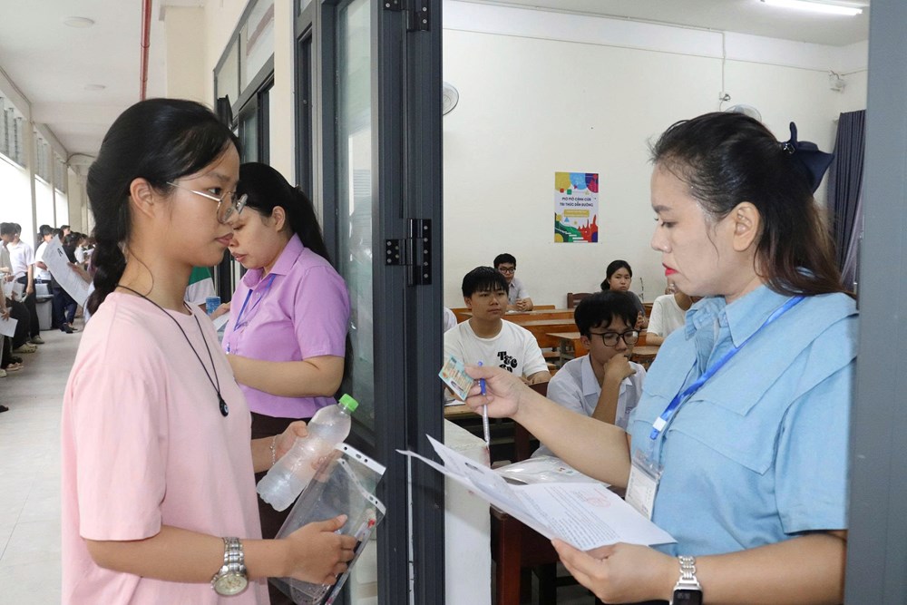 Hơn 35.000 thí sinh Đà Nẵng bước vào môn thi đầu tiên kỳ thi tốt nghiệp THPT 2026 - ảnh 1