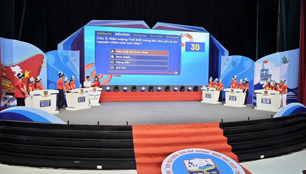 Sôi nổi Vòng chung kết khu vực 3 Cuộc thi “Em yêu biển, đảo quê hương” năm học 2025 - 2026 - ảnh 2