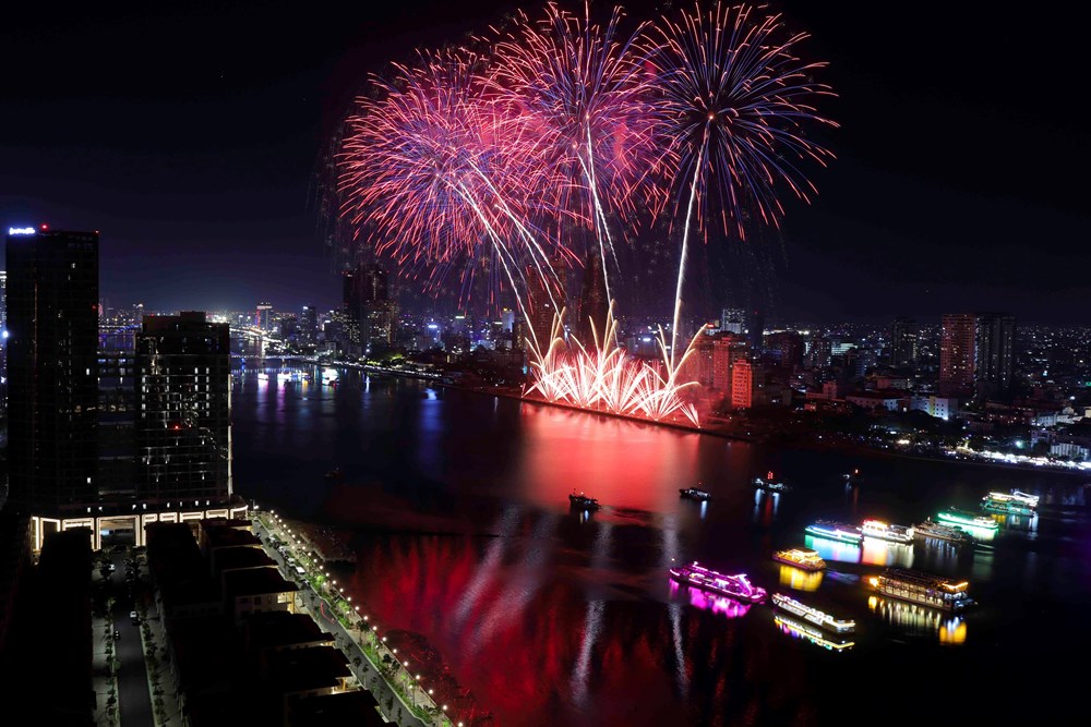 DIFF 2026: Đà Nẵng tiếp tục “cháy vé”, Đức và Macau tạo đại tiệc ánh sáng trên sông Hàn - ảnh 6