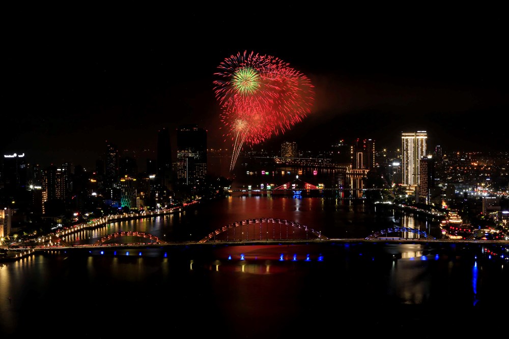DIFF 2026: Đà Nẵng tiếp tục “cháy vé”, Đức và Macau tạo đại tiệc ánh sáng trên sông Hàn - ảnh 5