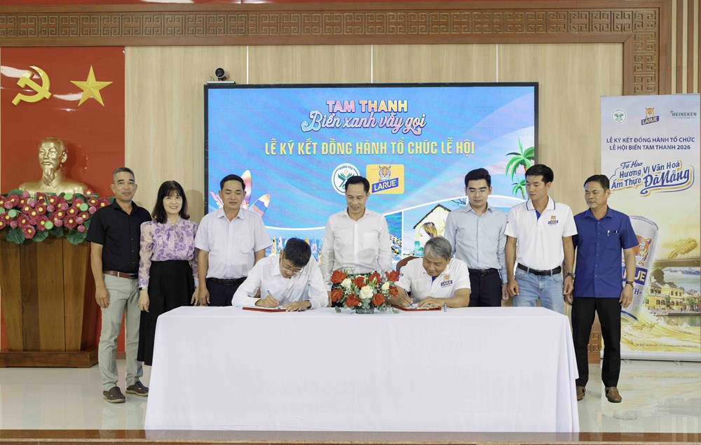 Ký kết đồng hành tổ chức Lễ hội biển Tam Thanh 2026 - ảnh 1